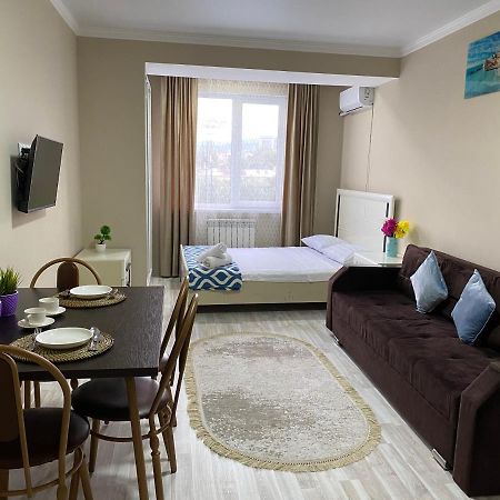 Оригинальная 1 Ком Квартира В Сердце Алматы Apartman Kültér fotó