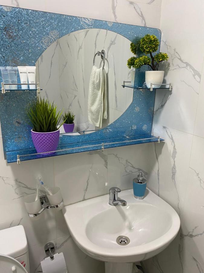 Оригинальная 1 Ком Квартира В Сердце Алматы Apartman Kültér fotó