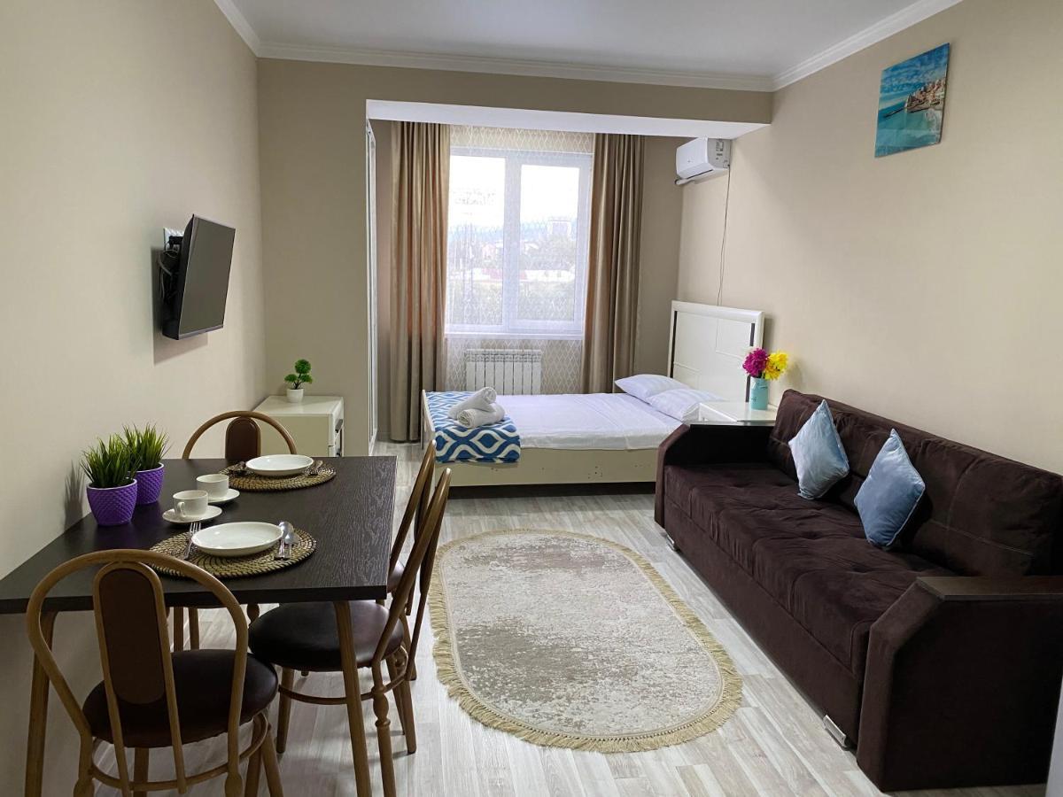 Оригинальная 1 Ком Квартира В Сердце Алматы Apartman Kültér fotó