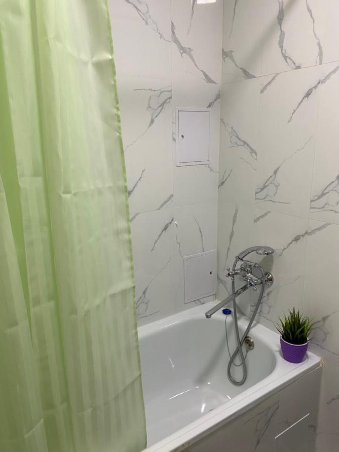 Оригинальная 1 Ком Квартира В Сердце Алматы Apartman Kültér fotó